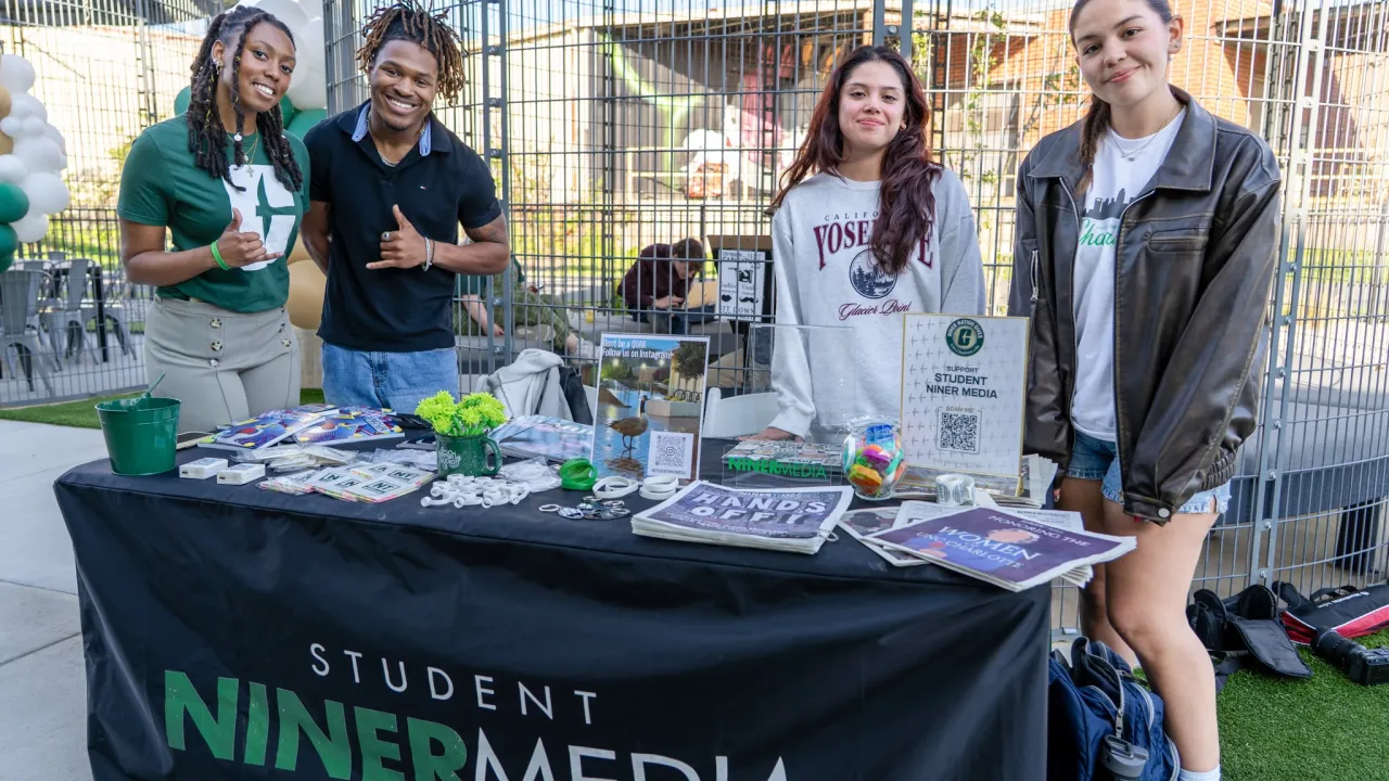 Students at Niner Nation Gives